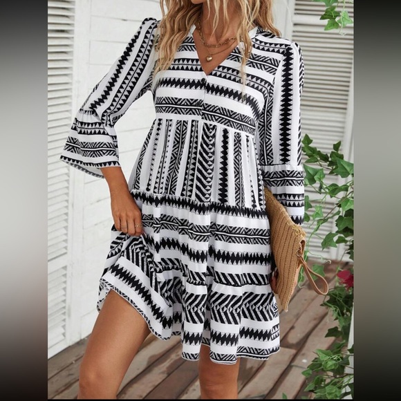 Boho geo print flare sleeve smock dress - Picture 4 of 6